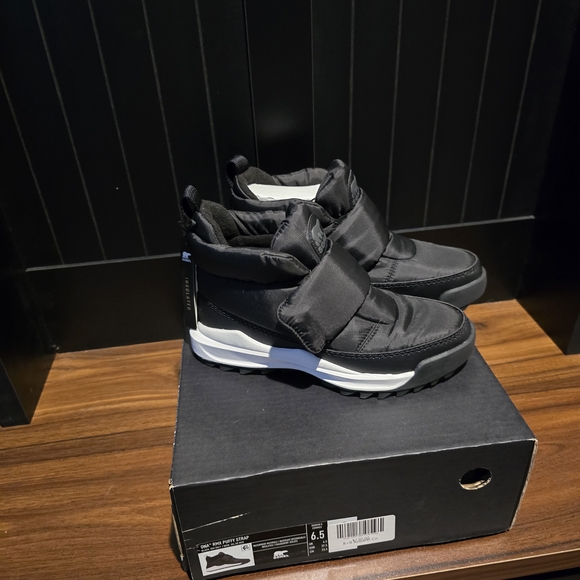 Sorel Black Winter & Rain Boots - Picture 1 of 3